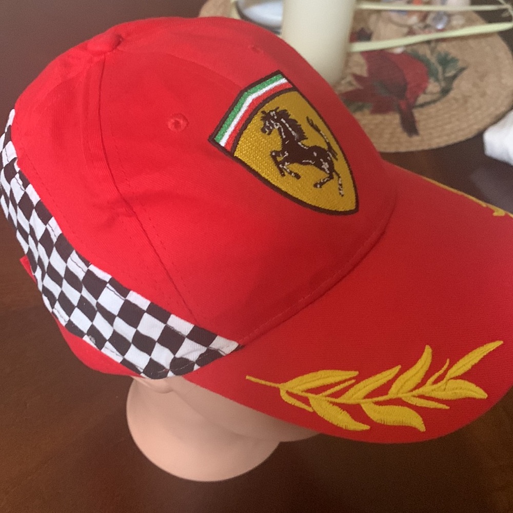 Ferrari Emblem  Cap - Picture 6 of 6